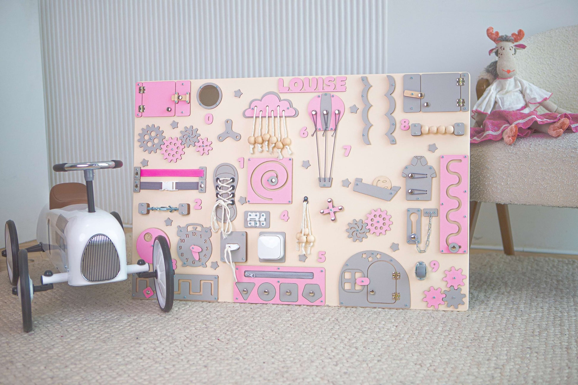 Tableau d’activités éducatif pour bébé 1 an